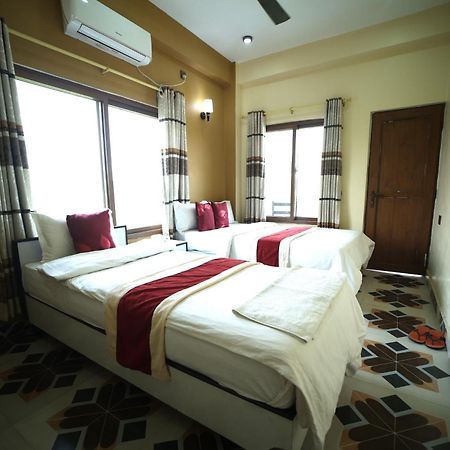 Hotel Flycatcher Chitwan- A Jungle Safari Home 索拉哈 外观 照片