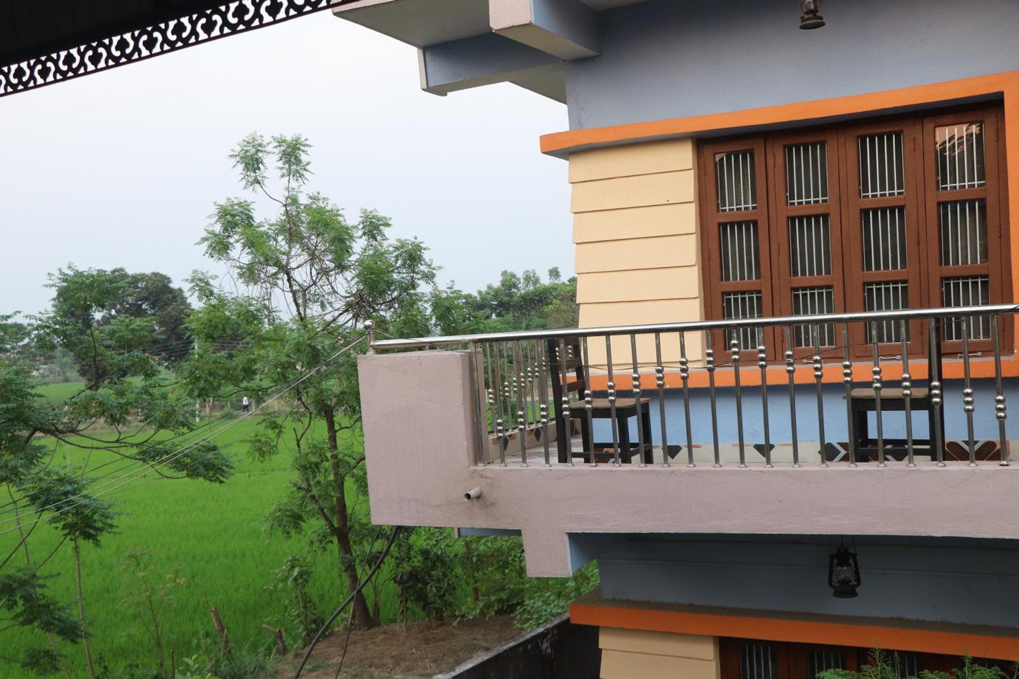 Hotel Flycatcher Chitwan- A Jungle Safari Home 索拉哈 外观 照片