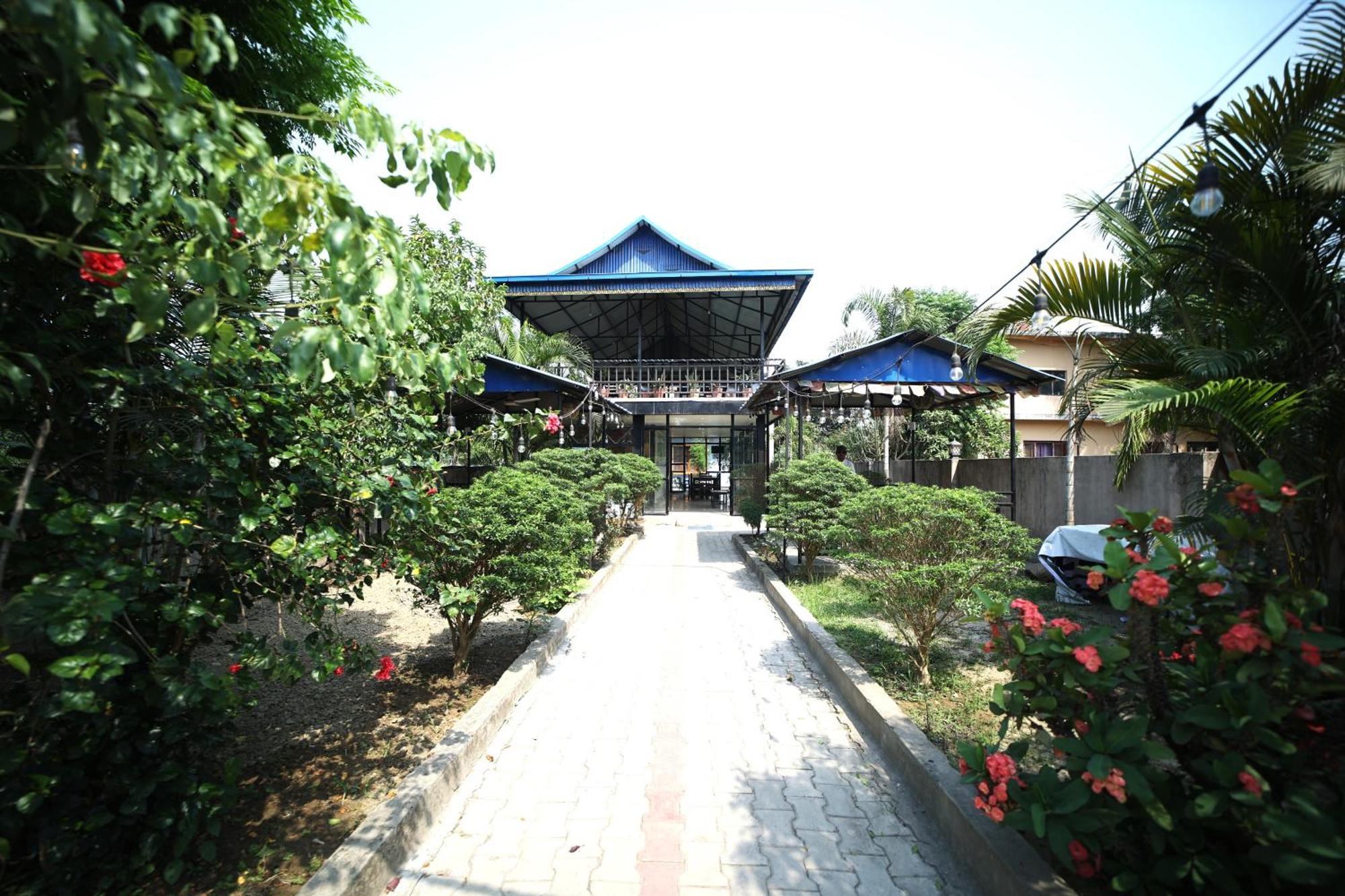 Hotel Flycatcher Chitwan- A Jungle Safari Home 索拉哈 外观 照片