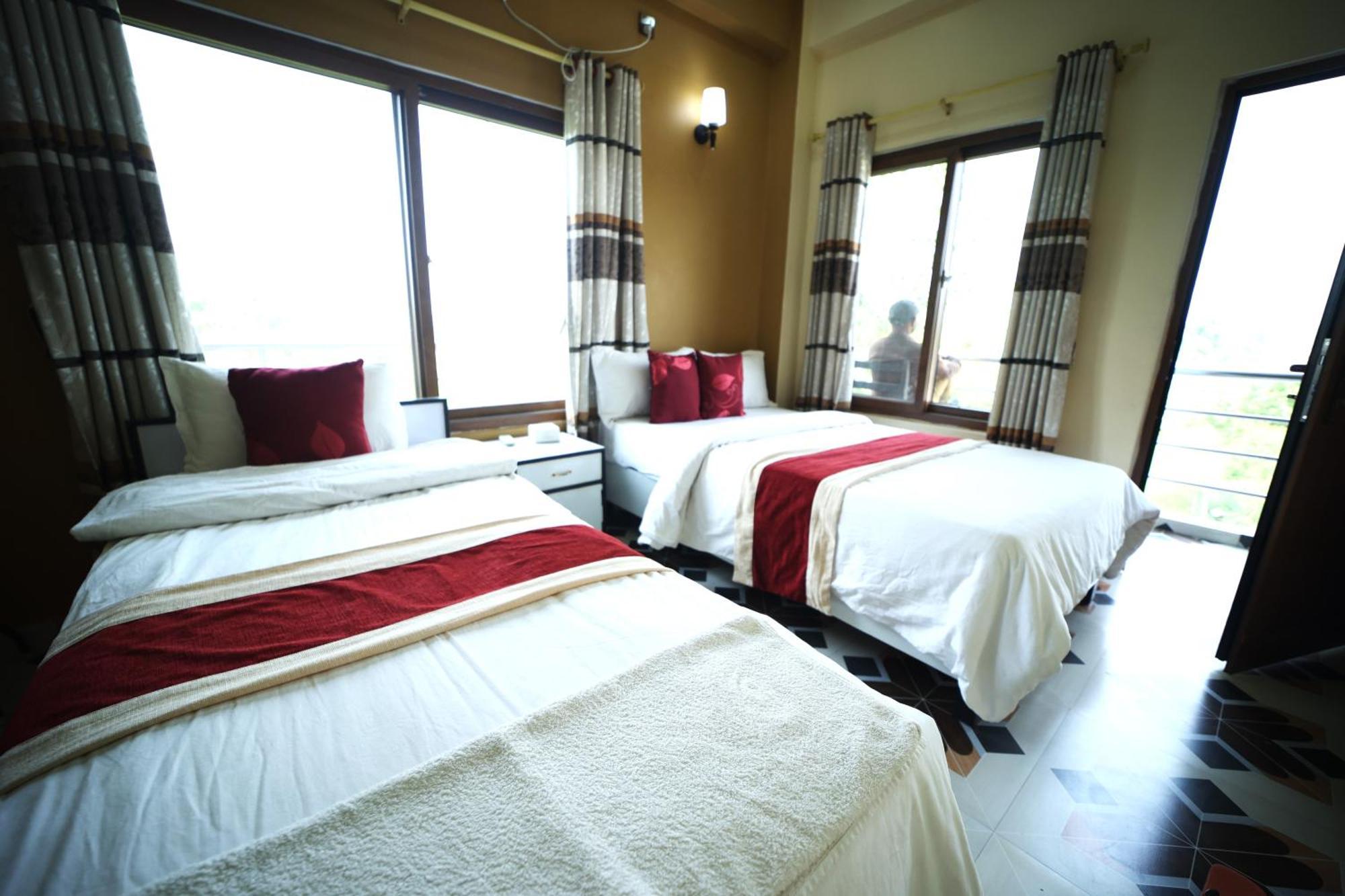 Hotel Flycatcher Chitwan- A Jungle Safari Home 索拉哈 外观 照片