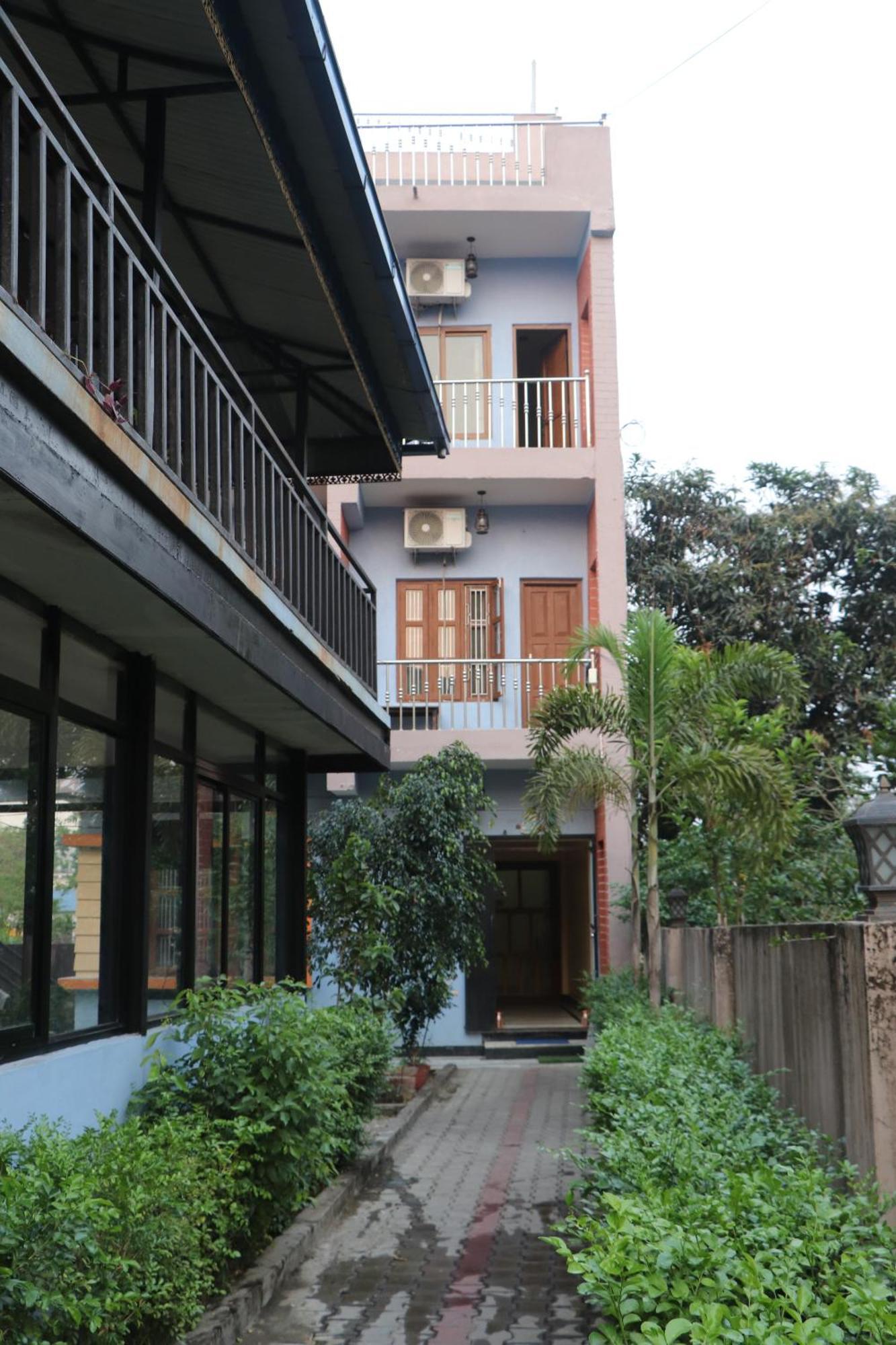 Hotel Flycatcher Chitwan- A Jungle Safari Home 索拉哈 外观 照片