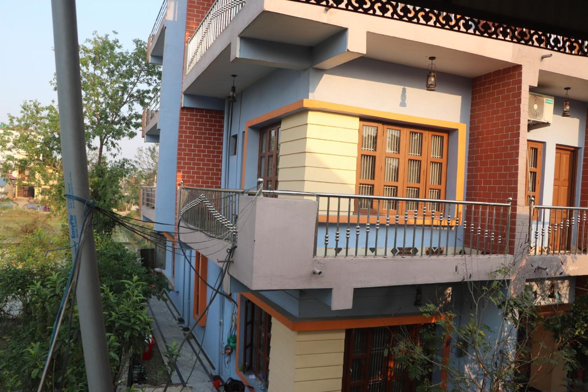 Hotel Flycatcher Chitwan- A Jungle Safari Home 索拉哈 外观 照片